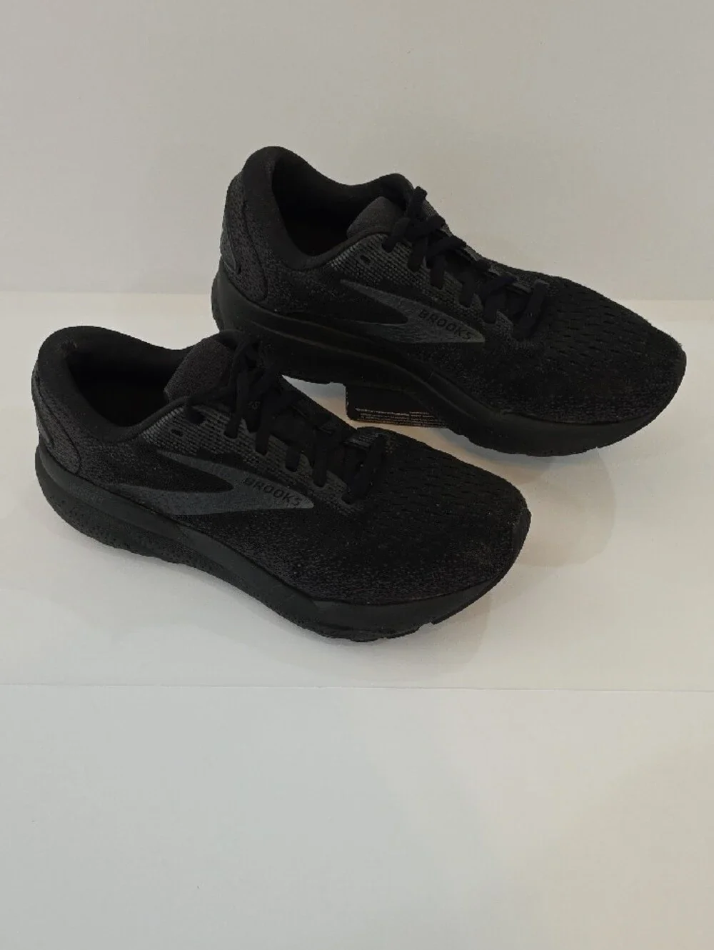 Brooks Ghost 16 Women's Blackout  Athletic Running Shoes Size 8.5